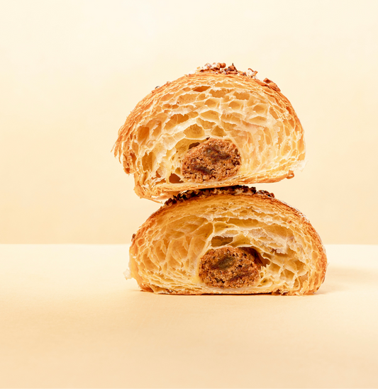 Croissant de dátil y nuez