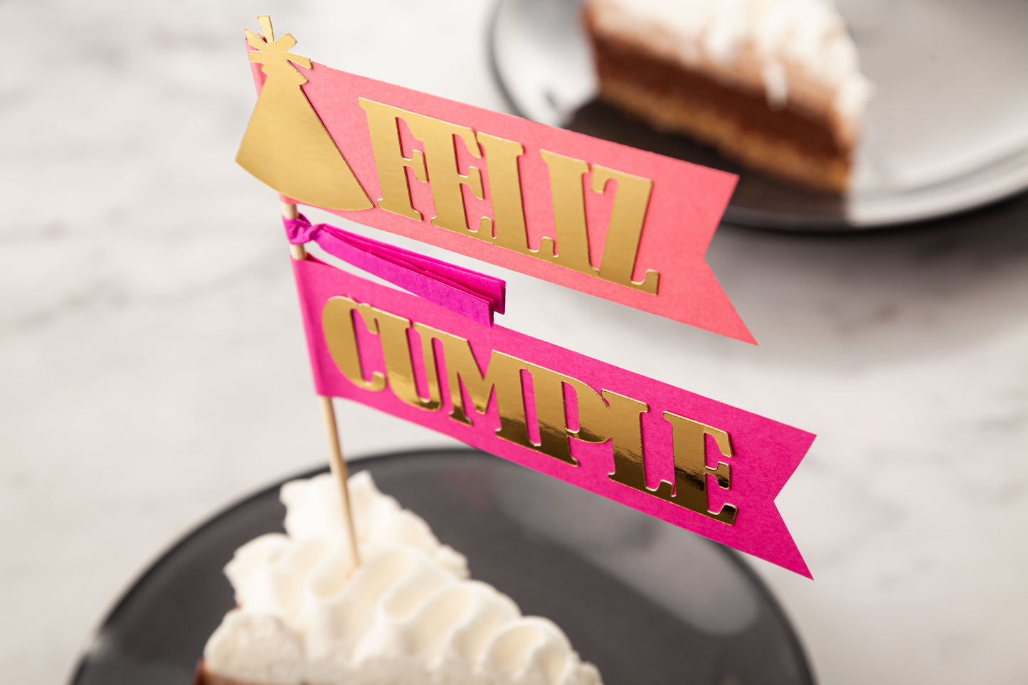 Cake topper